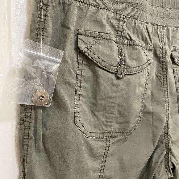 NEW Khakis & Company Roll Tab Khaki Bermuda Shorts Army Green 7" Inseam Sz 8 - Picture 5 of 10
